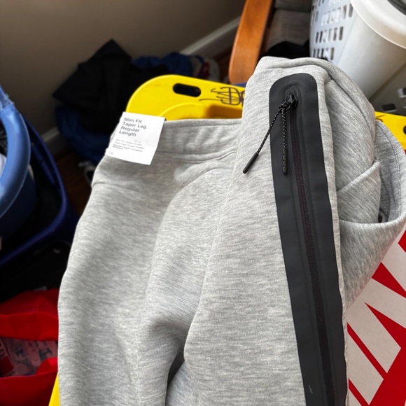 Nike tech sweatpants XL NEVER WORN. Nike Jordan heavy Tee - Picture 2 of 4